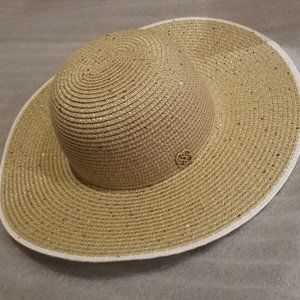 Daisy Fuentes straw hat w/gold glitz!